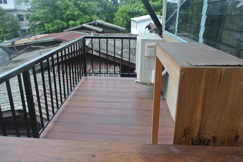 Appartamento Eco House Bangkok Esterno foto