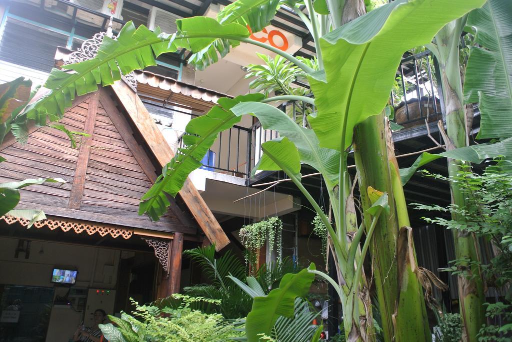 Appartamento Eco House Bangkok Esterno foto