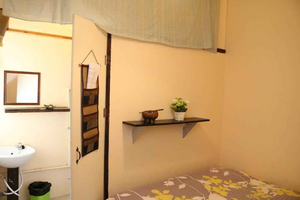 Appartamento Eco House Bangkok Esterno foto